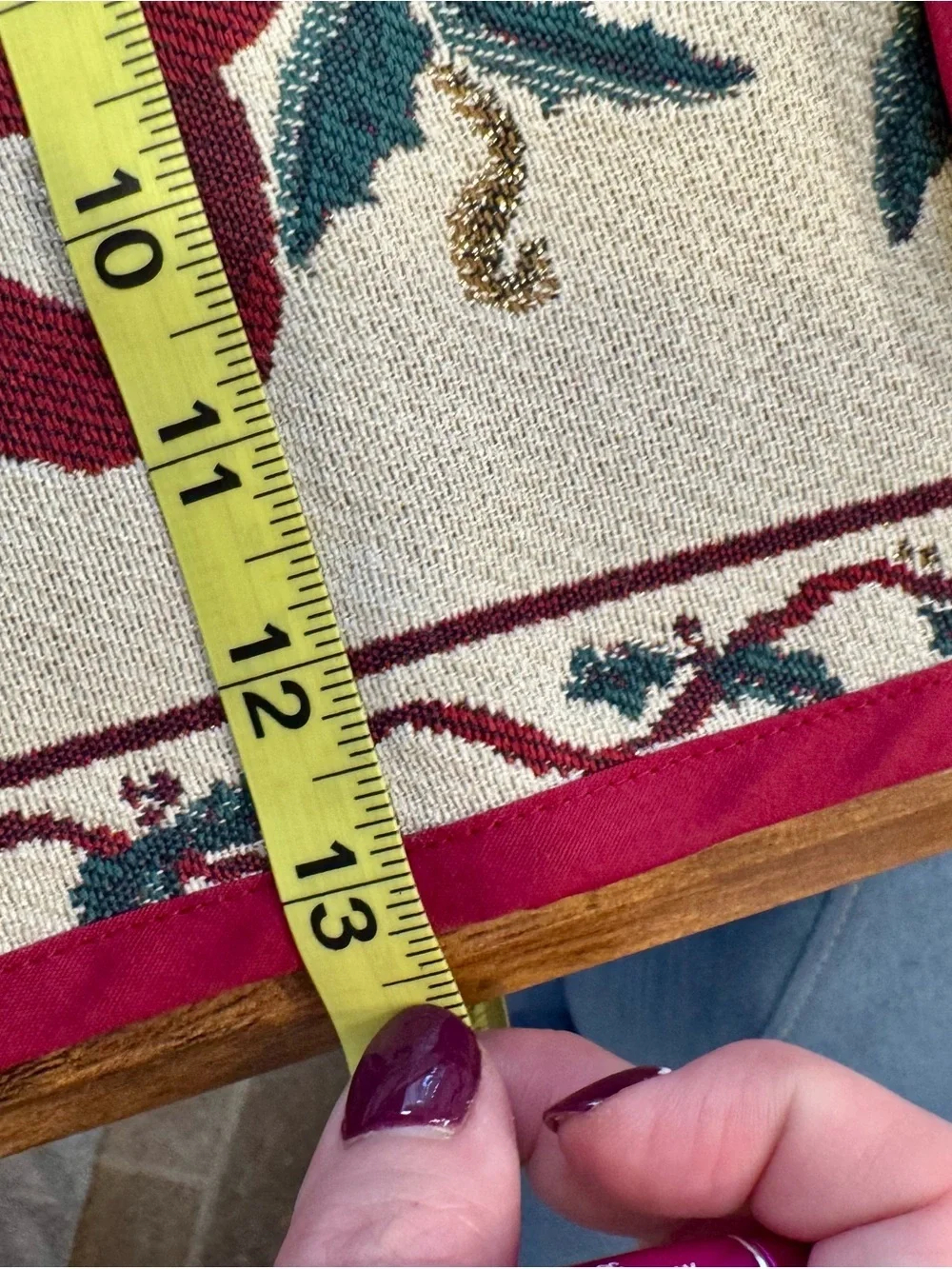 Holiday Decorative Tapestry Table Runner with Matching 4 Placemats